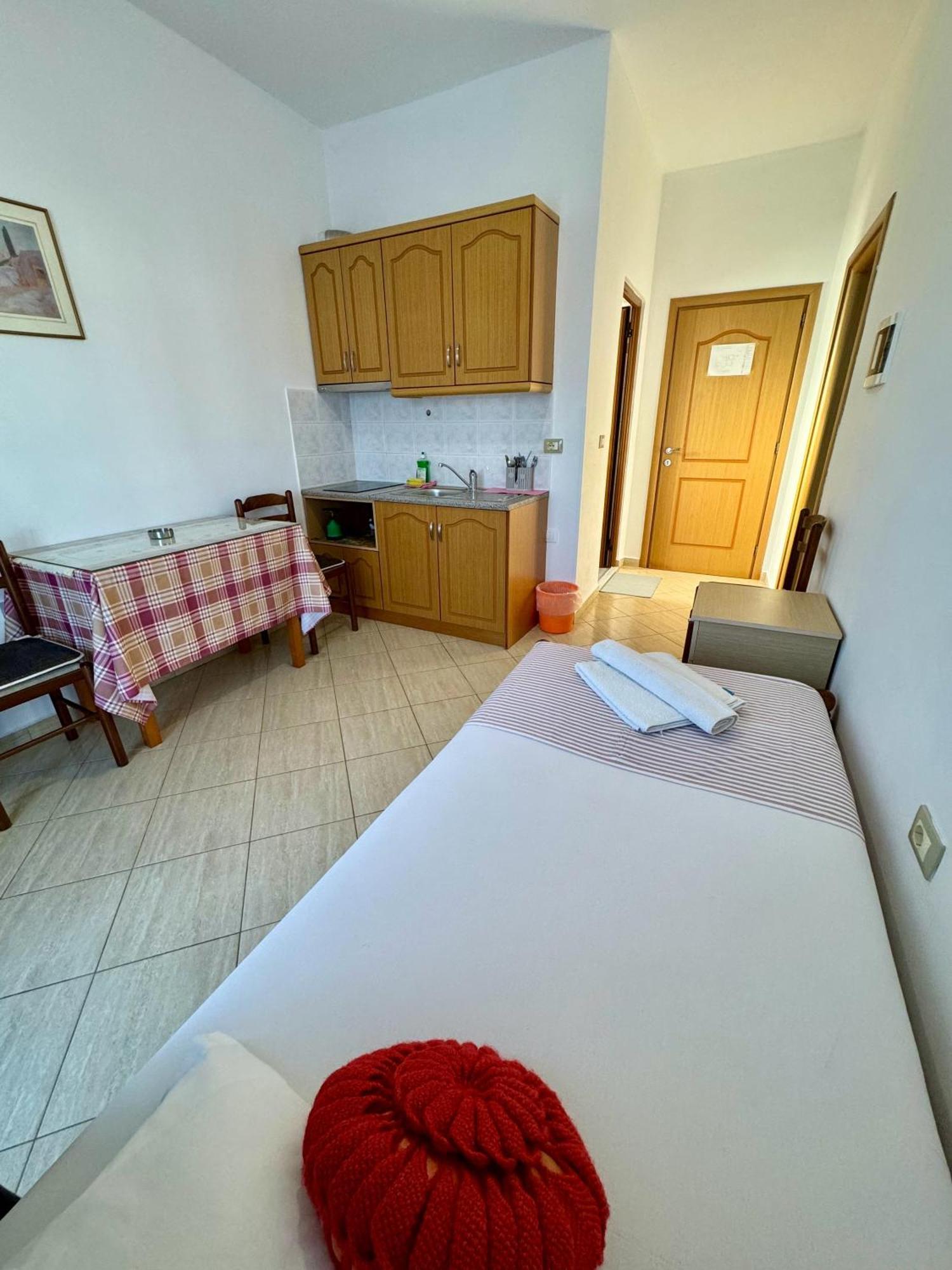 Villa Mihal Apartments Ksamil Buitenkant foto